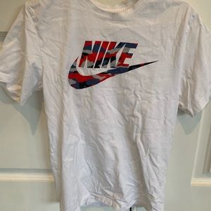 Nike T-shirt